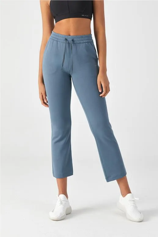 AeroChic™ Straight Leg Pant